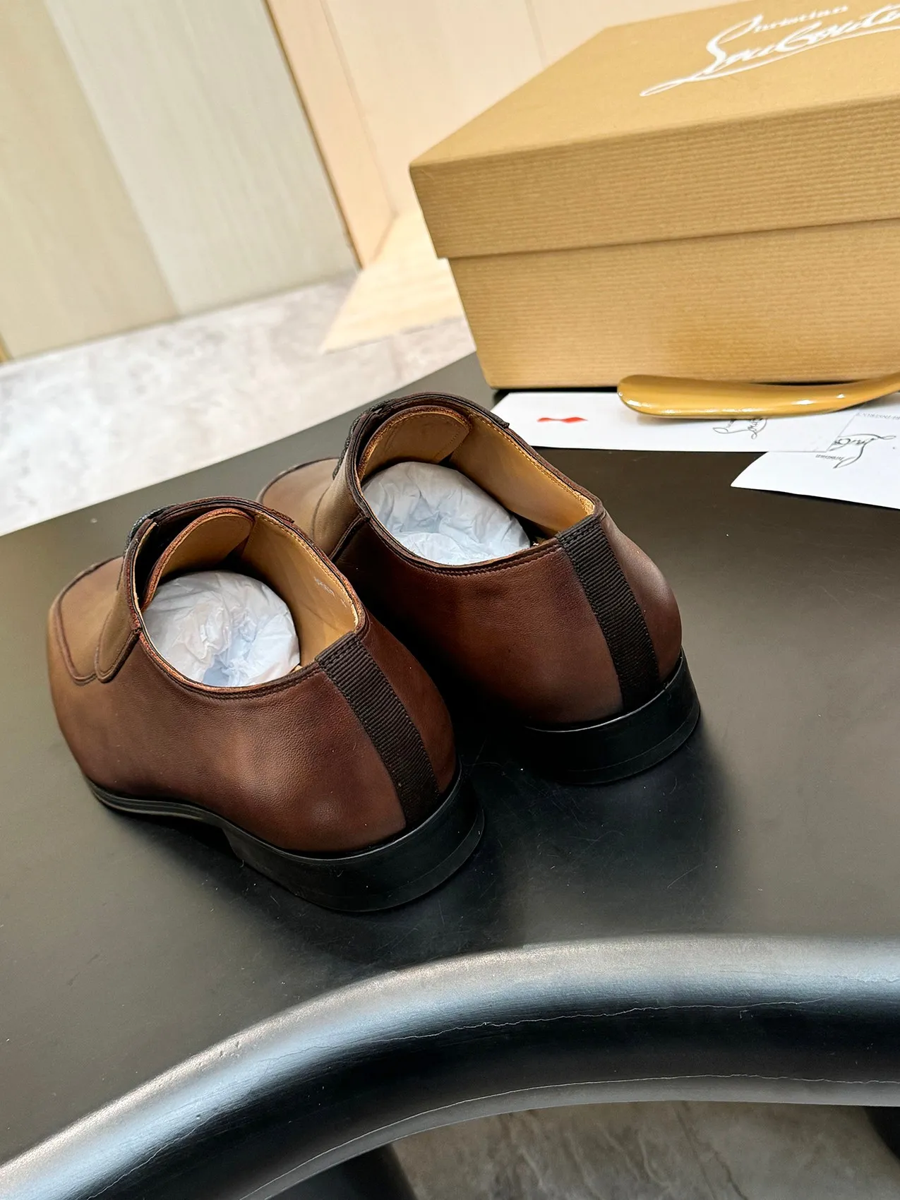 💰960 ••New real shots••CL～High-end men’s 👔Casual•loafers with red soles! ••🆑Genuine and top-quality goods from original orders ••✅💯 Purchase goods from top-quality original orders! Original imported patterned cowhide ➕Imported cowhide lining ➕Cowhide feet ➕Original leather outsole~🉑️Feel free to compare the authentic ones! Size: 39-44 (38.45.46.47 can be customized)